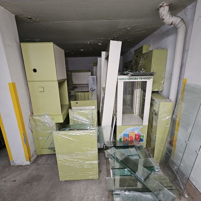 Стъклени витрини с LED осветление!