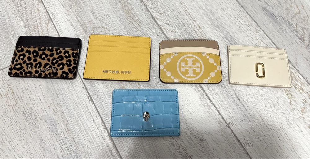 Cardholdere Alexander McQueen, Tory Burch , Marc Jacobs