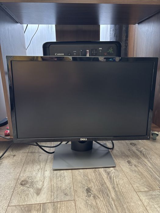 Vand Monitor DELL Full HD 24”, 60Hz