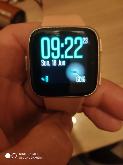 Fitbit Versa 1 Fitbit Versa Lite Smartwatch