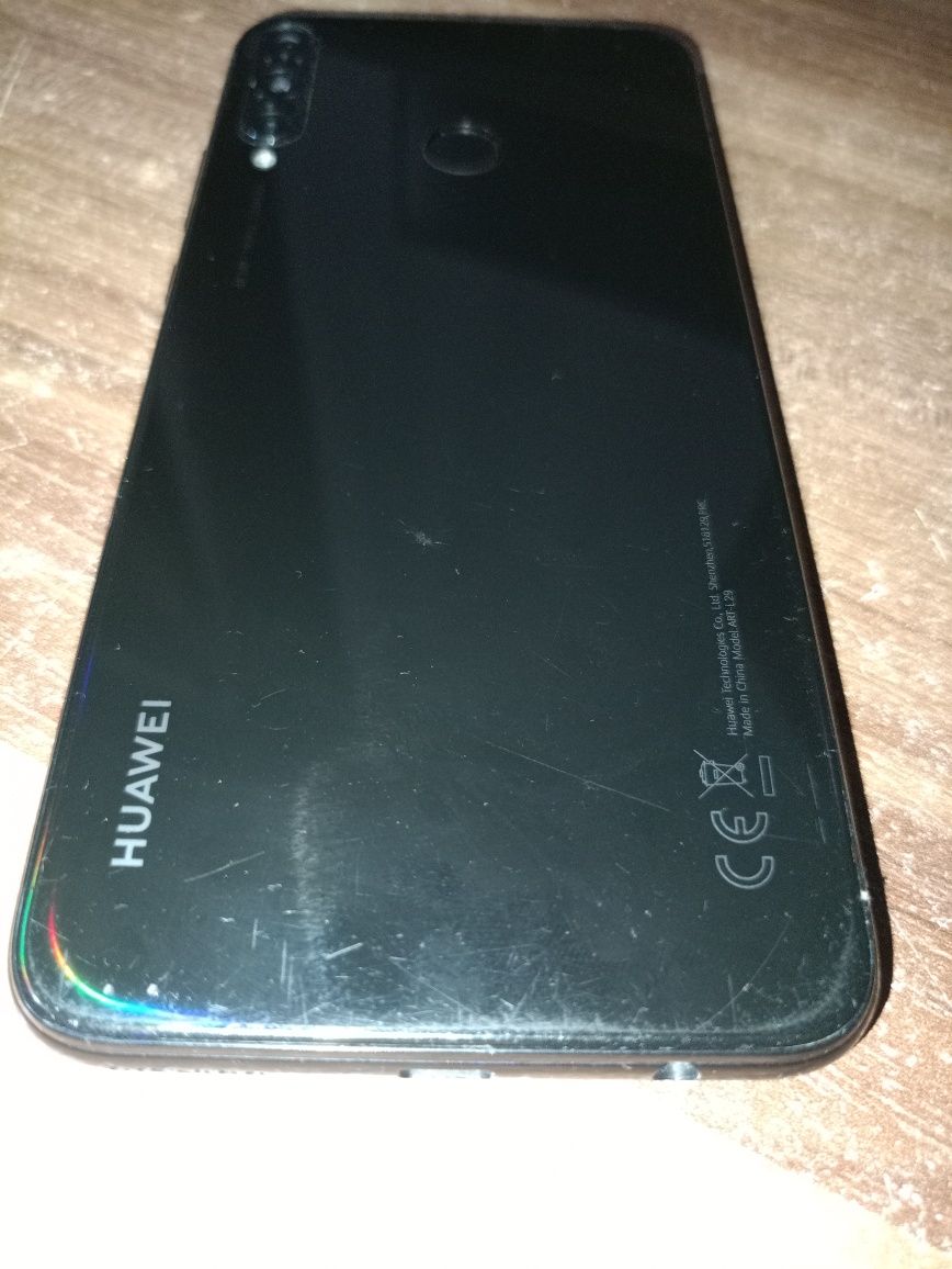 Vând său desmembrez telefon HUAWEI P40 LAIT E sau schimb