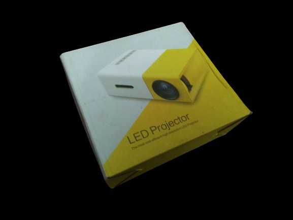 LED Projector (proyektor)