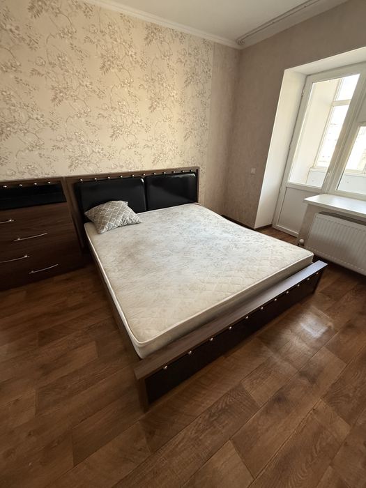 Кровать с тумбой