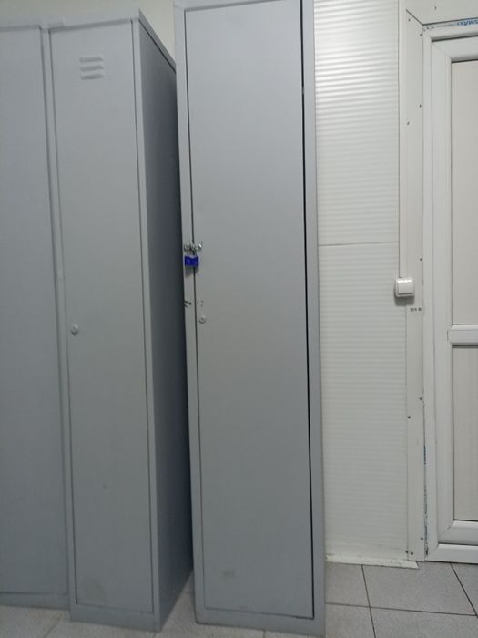 Продам шкаф железные