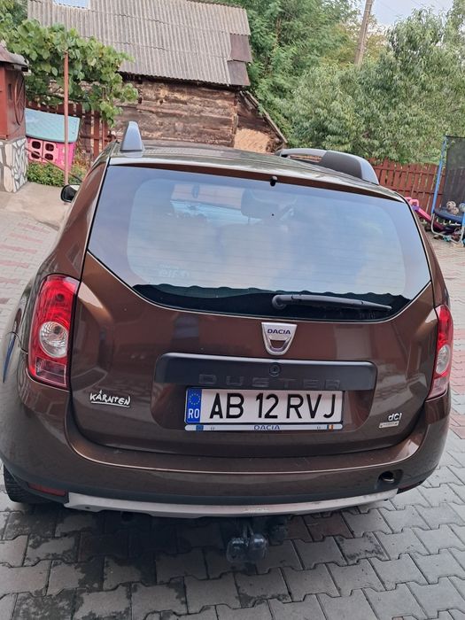 Vând Dacia DUSTER 2010