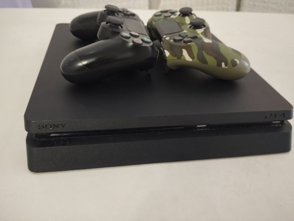 Ps4 1 терабайт + 2 джойстик