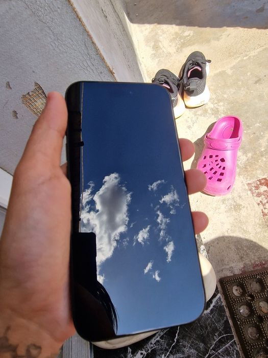 Vând iphone 16..