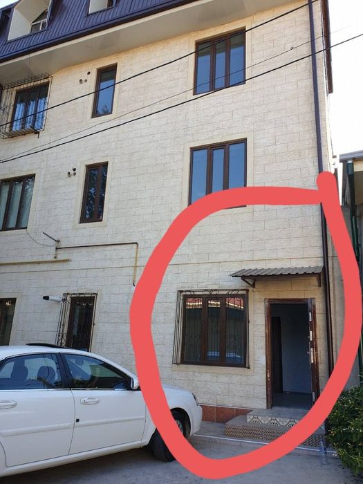 1 xonali kvartira sotiladi