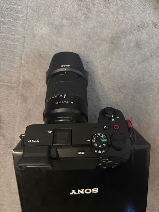 Sony Alpha 6700  Kit cu Obiectiv 18-135mm