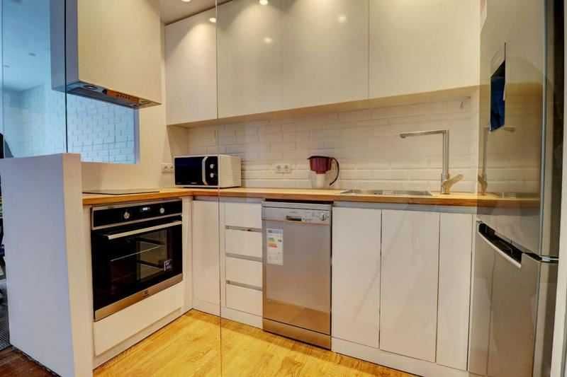 Продава се Тристаен апартамент в София, Дружба 2 - 95 кв.м за 2295 €/кв.м - Снимка #1