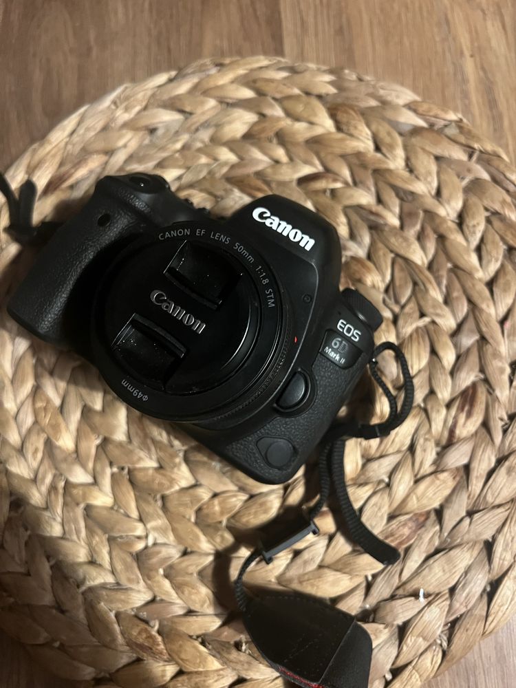 Canon 6D MARK II + 3 обектива 24-105мм, 85мм и 50мм