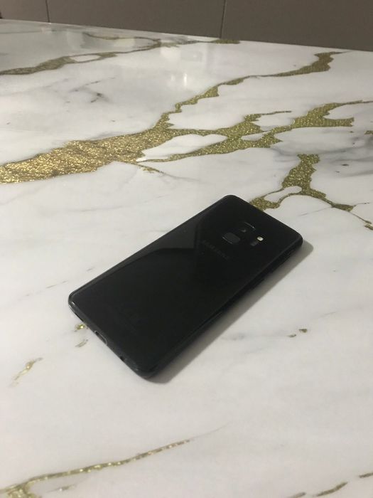 Samsung S9 и Apple 7plus