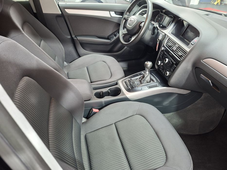 Vând Audi A4 B8,5 2.0 TDI 2013