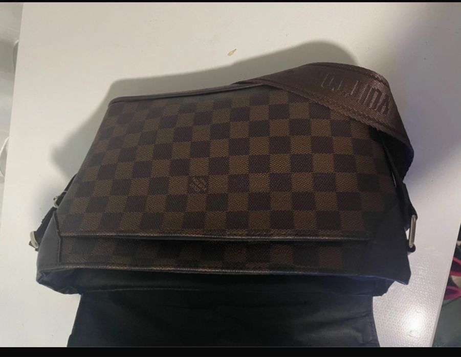 Vand geantă Louis Vuitton ORIGINALĂ