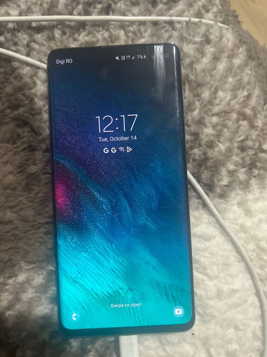 Samsung s10 plus  128 GB 8 GB RAM folosit doar pentru muzica