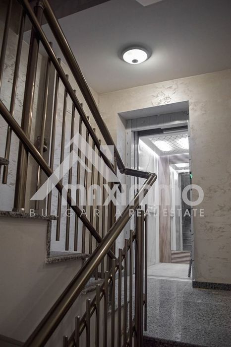 Продава се Двустаен апартамент в Варна, Кайсиева градина - 63 кв.м за 1961 €/кв.м - Снимка #8