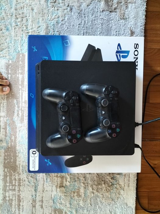 Пс4 Слим 1 тб. Почти жана