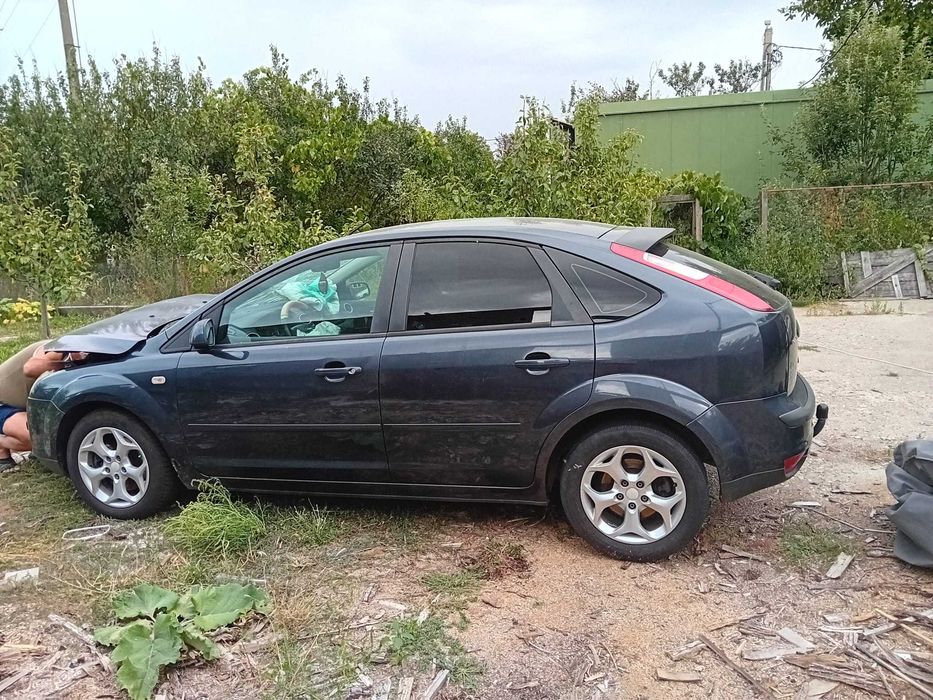 Vand Ford Focu 2 Hatshback avariat