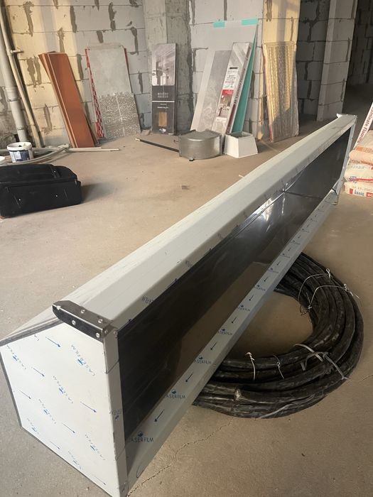 Вытяжной зонт новый