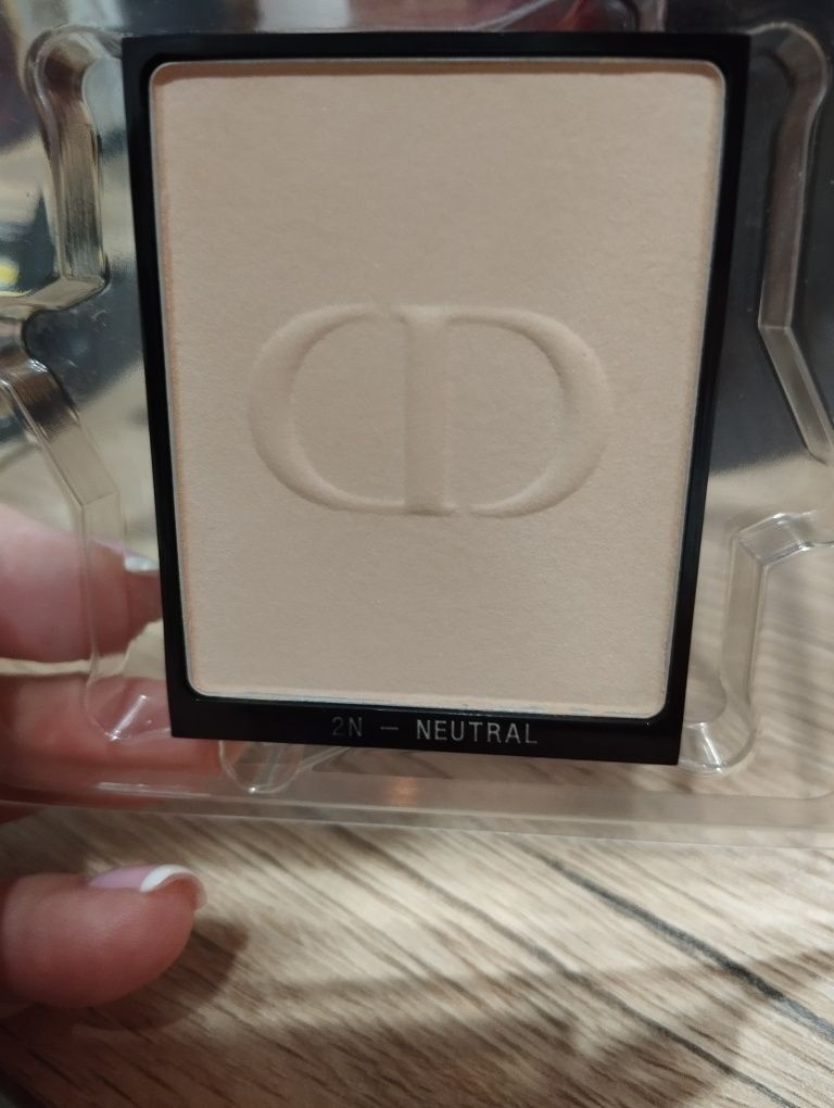 Dior Forever Natural Velvet компактен фон дьо тен -рефил /пълнител
Ком
