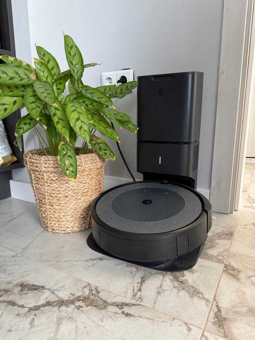 Irobot I4+ roomba