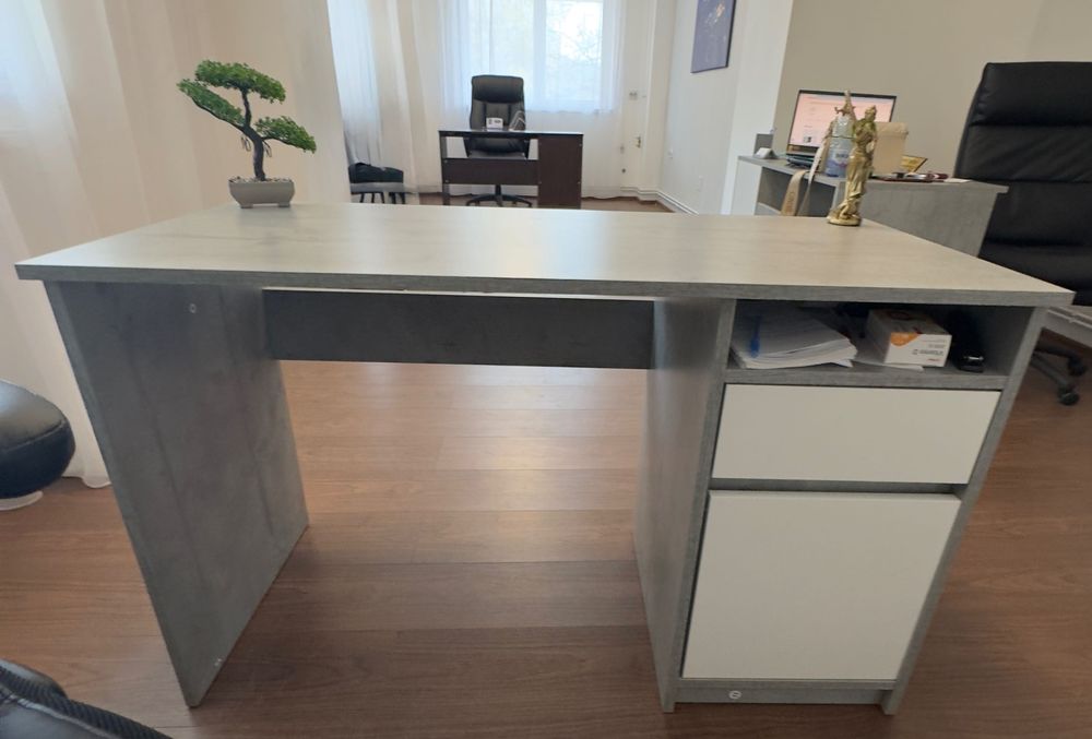 Vânzare birouri și scaune directorale