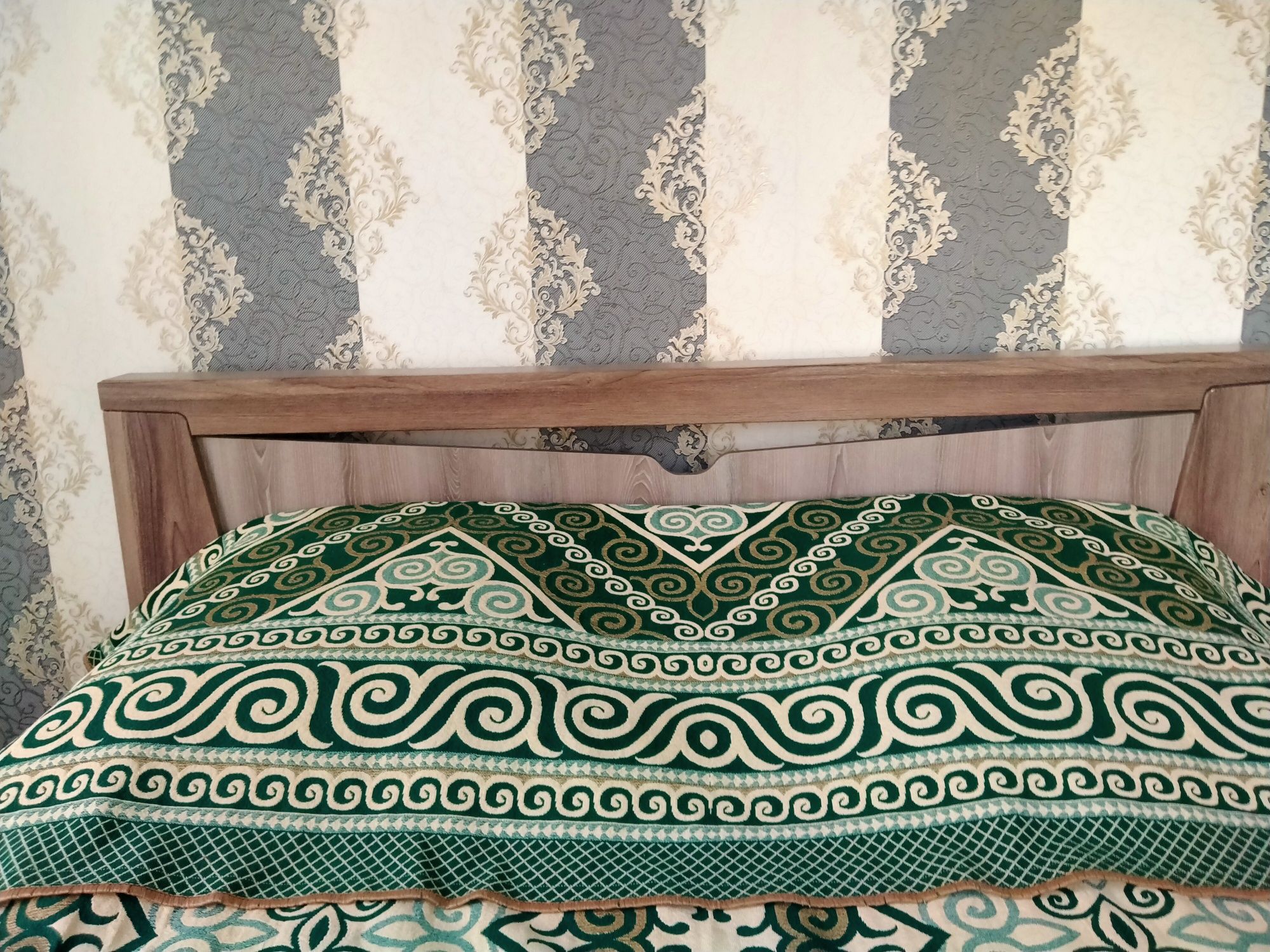 Двухспальная кровать+матрас