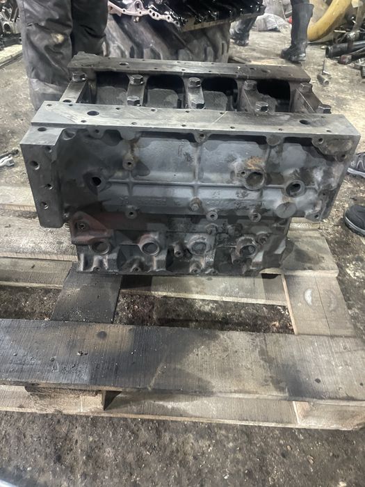 Продам блок цилиндров от двигателя Deutz 4L