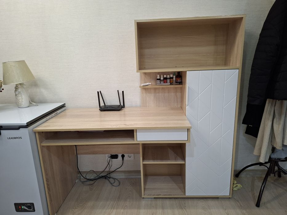 Шкаф для работы в отличном состояние