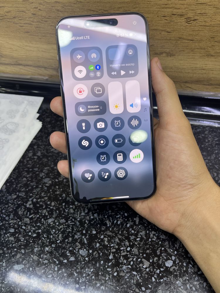 Iphone 15 pro max  780$