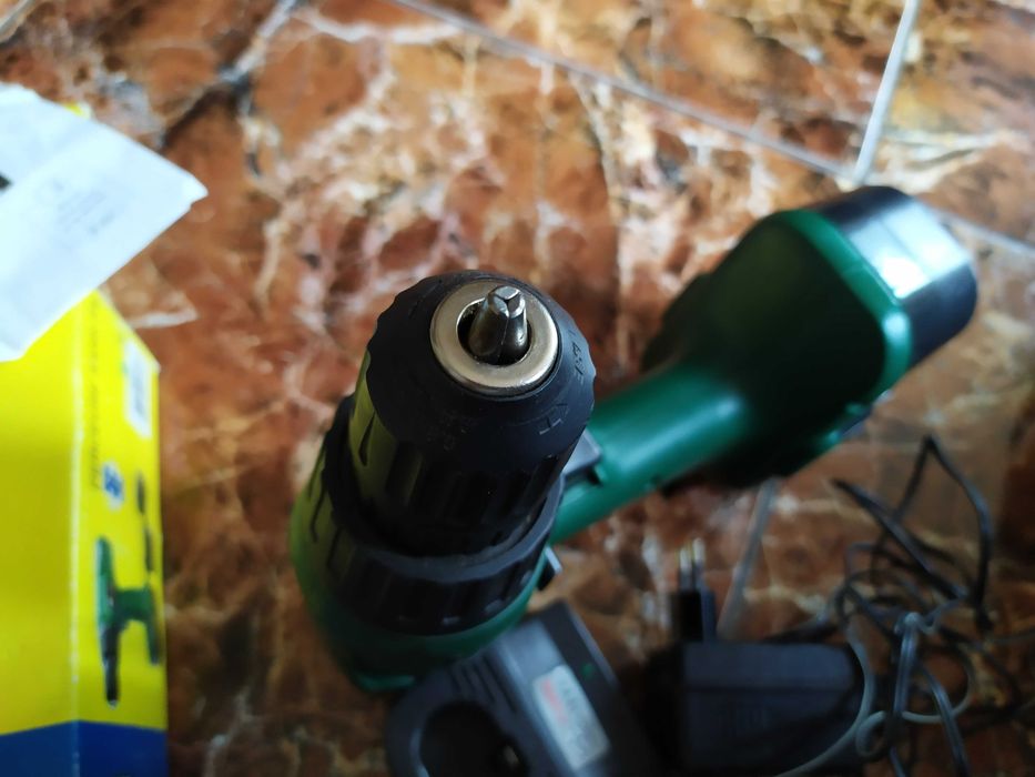 Set vechi bormasina filetanta / incarcator +