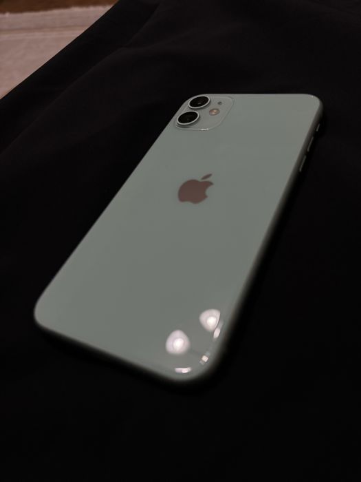 iPhone 11 в идеальном состоянии