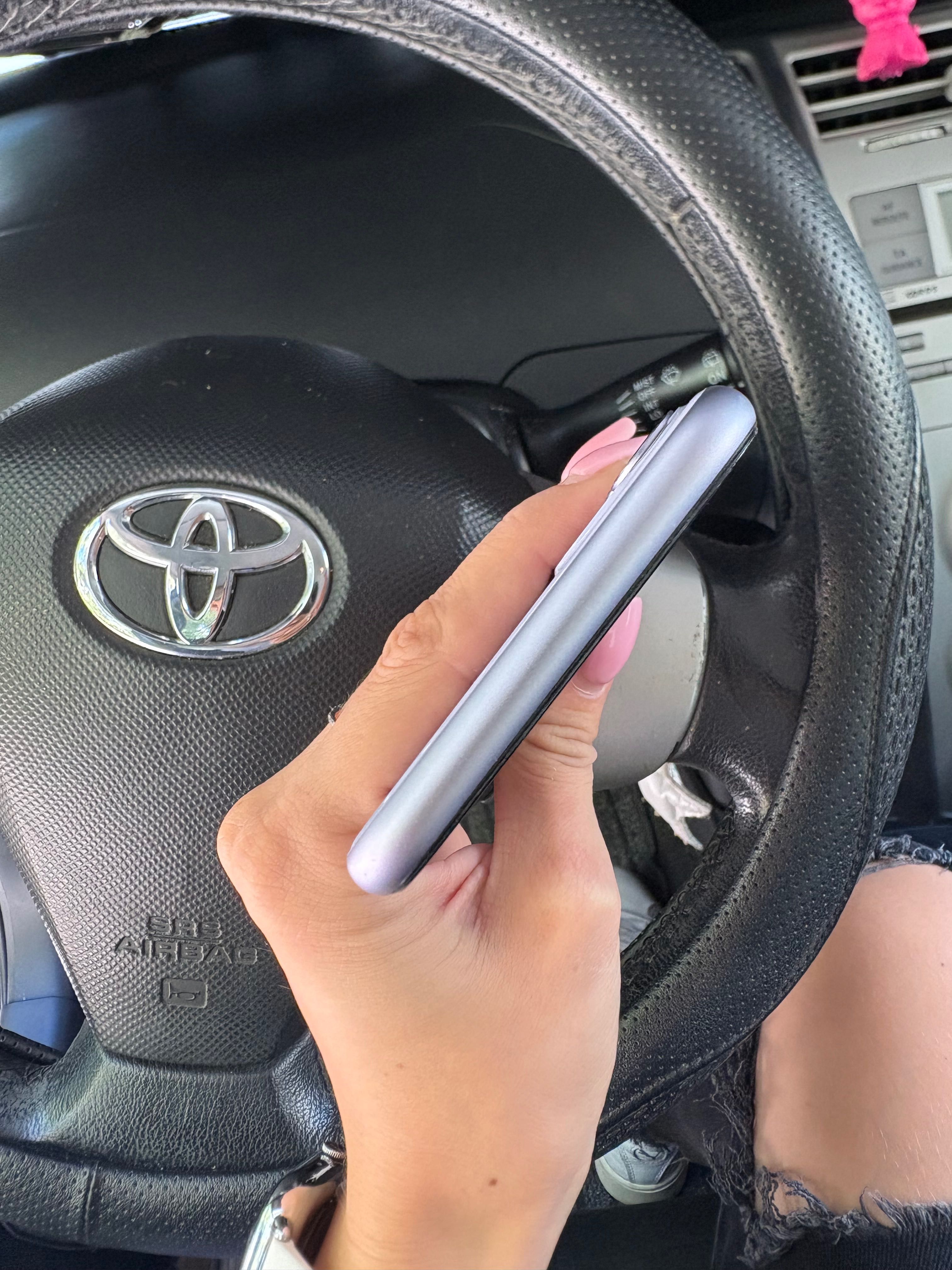iPhone purple 64 GB