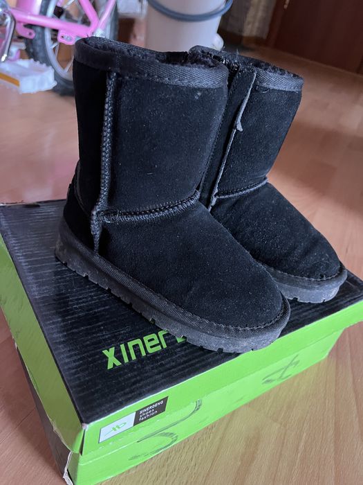 Продам детскую обувь