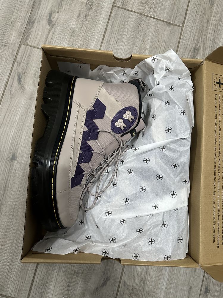 Ghete/Bocanci Dr. Martens