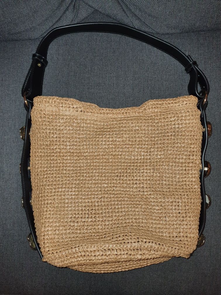 Zara Плетена цилиндрична чанта