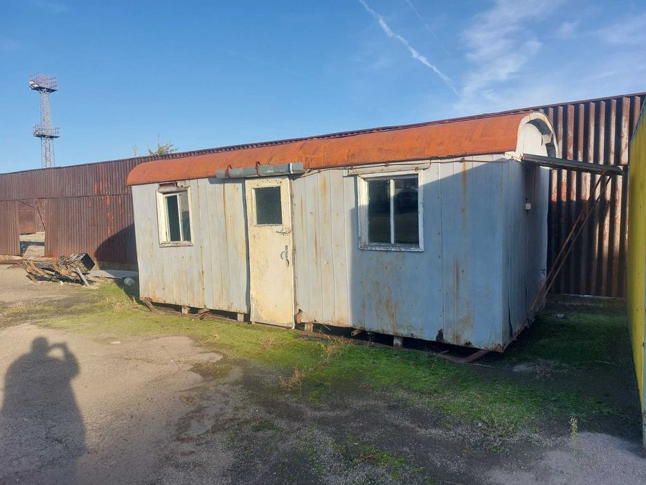 Фургон- метален.