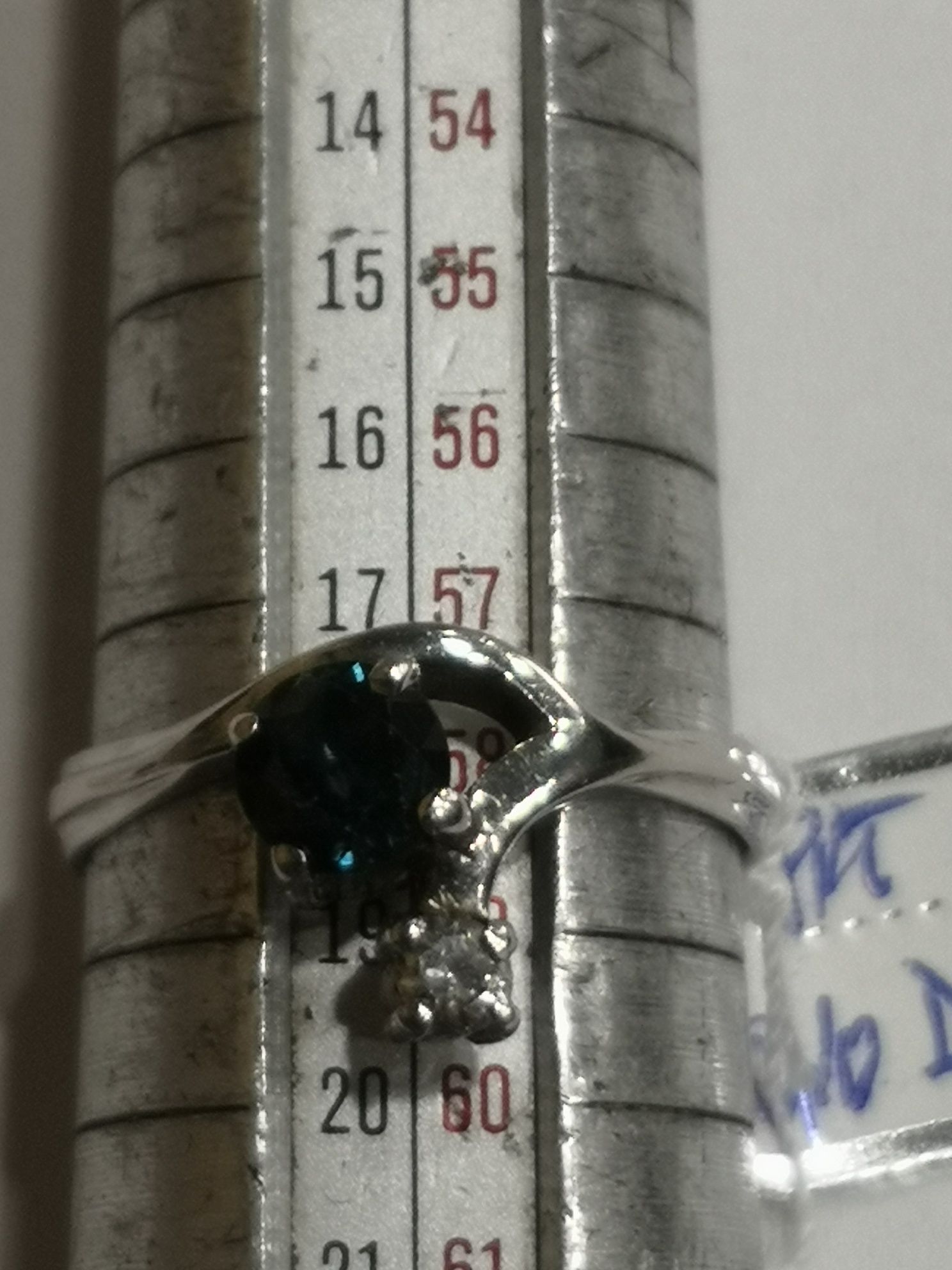 Vind inel din aur 18kt cu diamant și safir