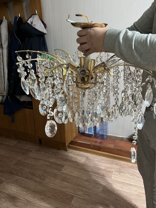 Продам хорошие люстры