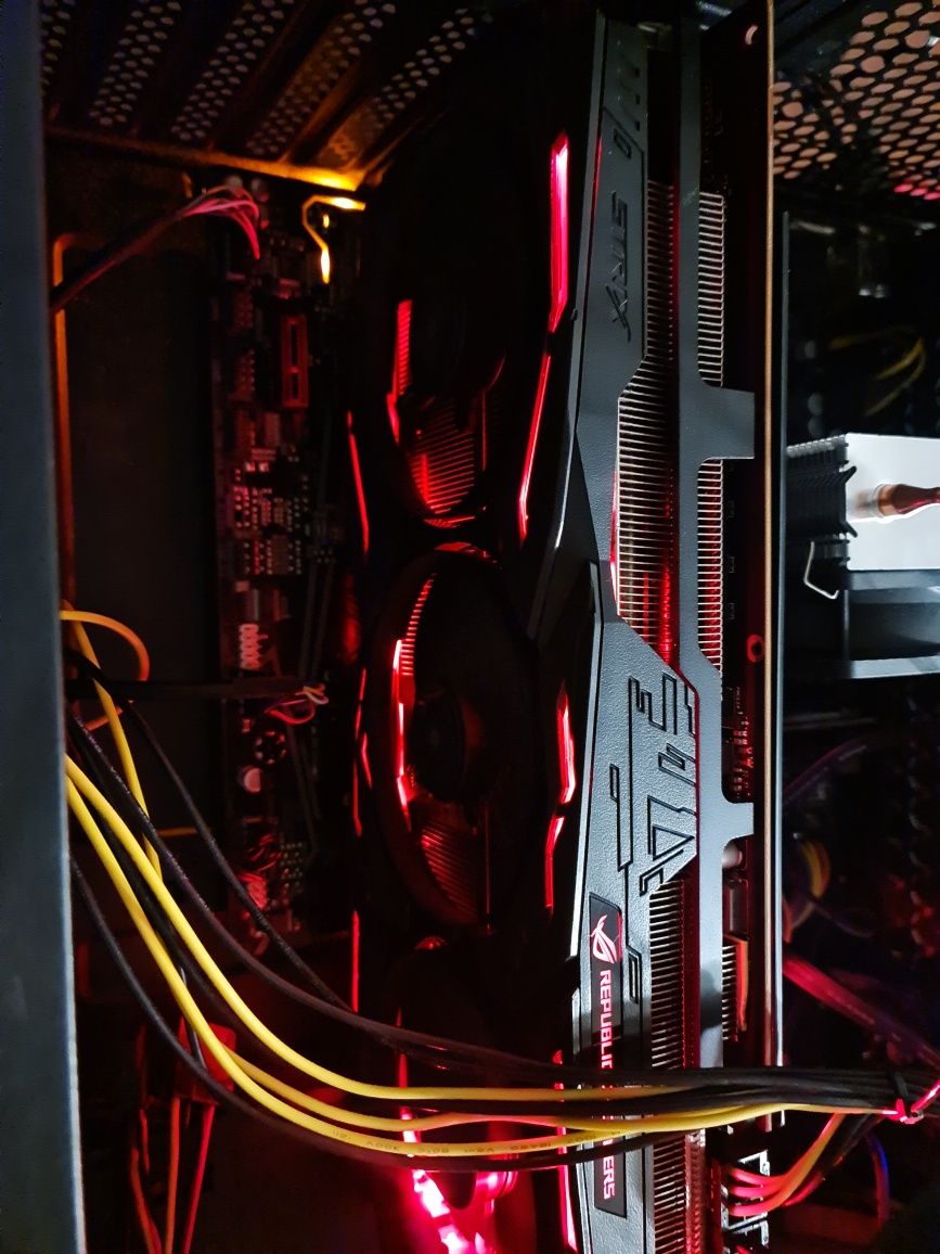 Продам видеокарту Asus Rog strix rx5600xt 6gb