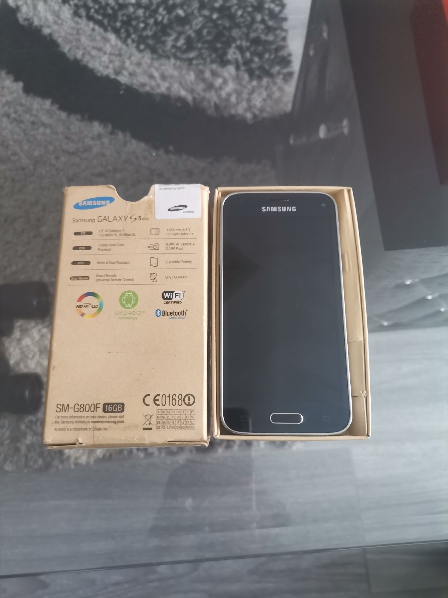 Vând Samsung Galaxy s5 mini în cutie