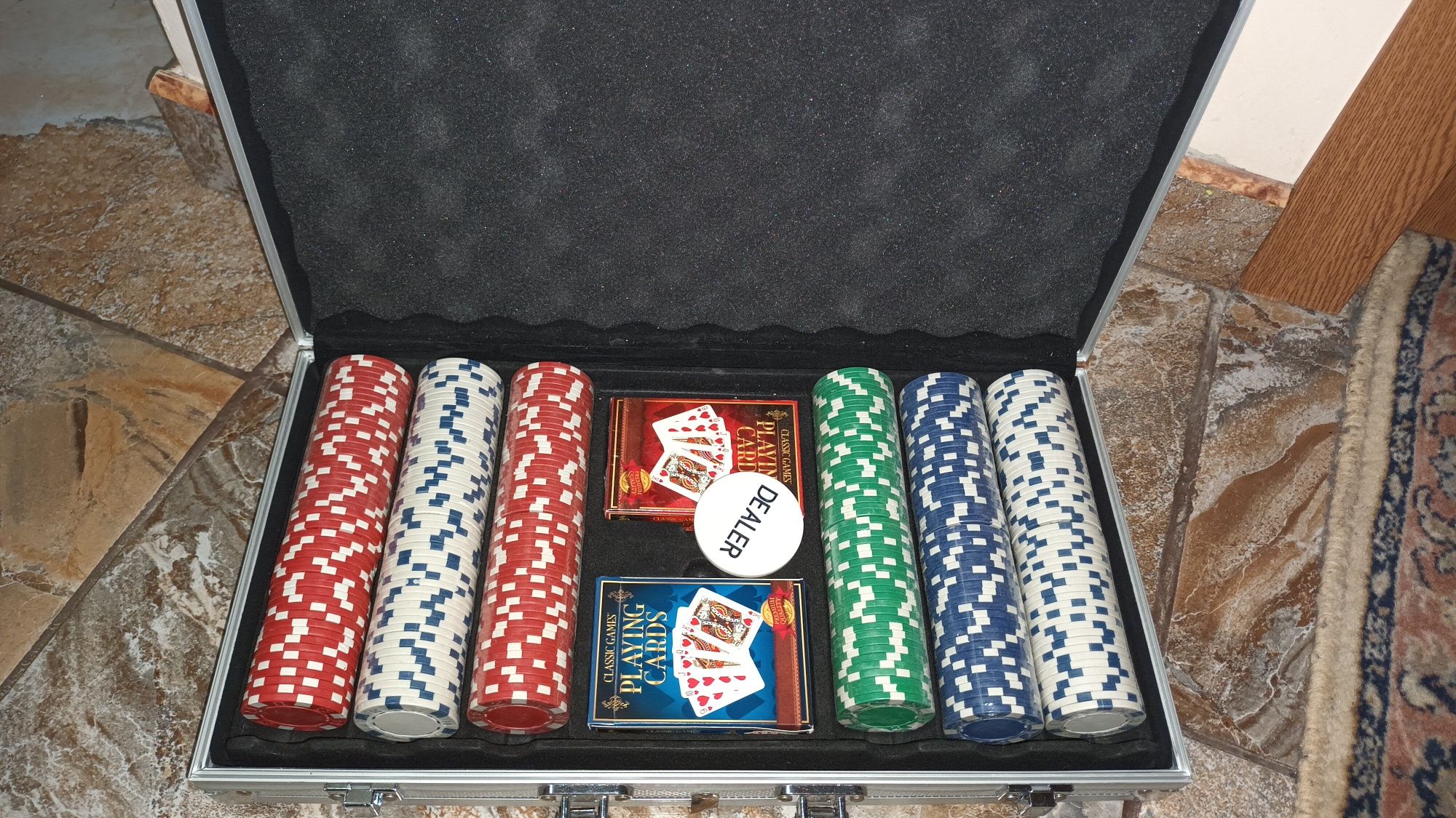 Trusa poker 300 de jetoane chipsuri