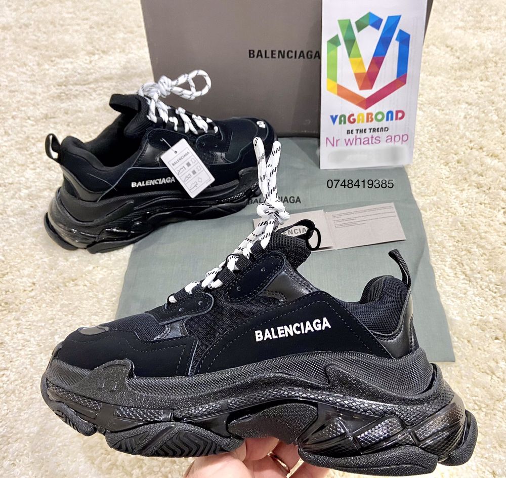 Balenciaga Triple S• Full box• Premium• Doar marimile37;38;39;45