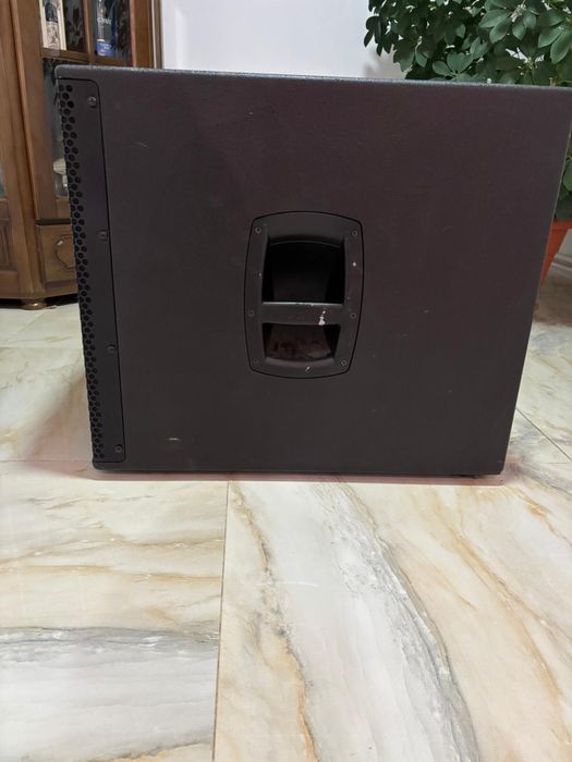 Vând bass FBT Subline118SA