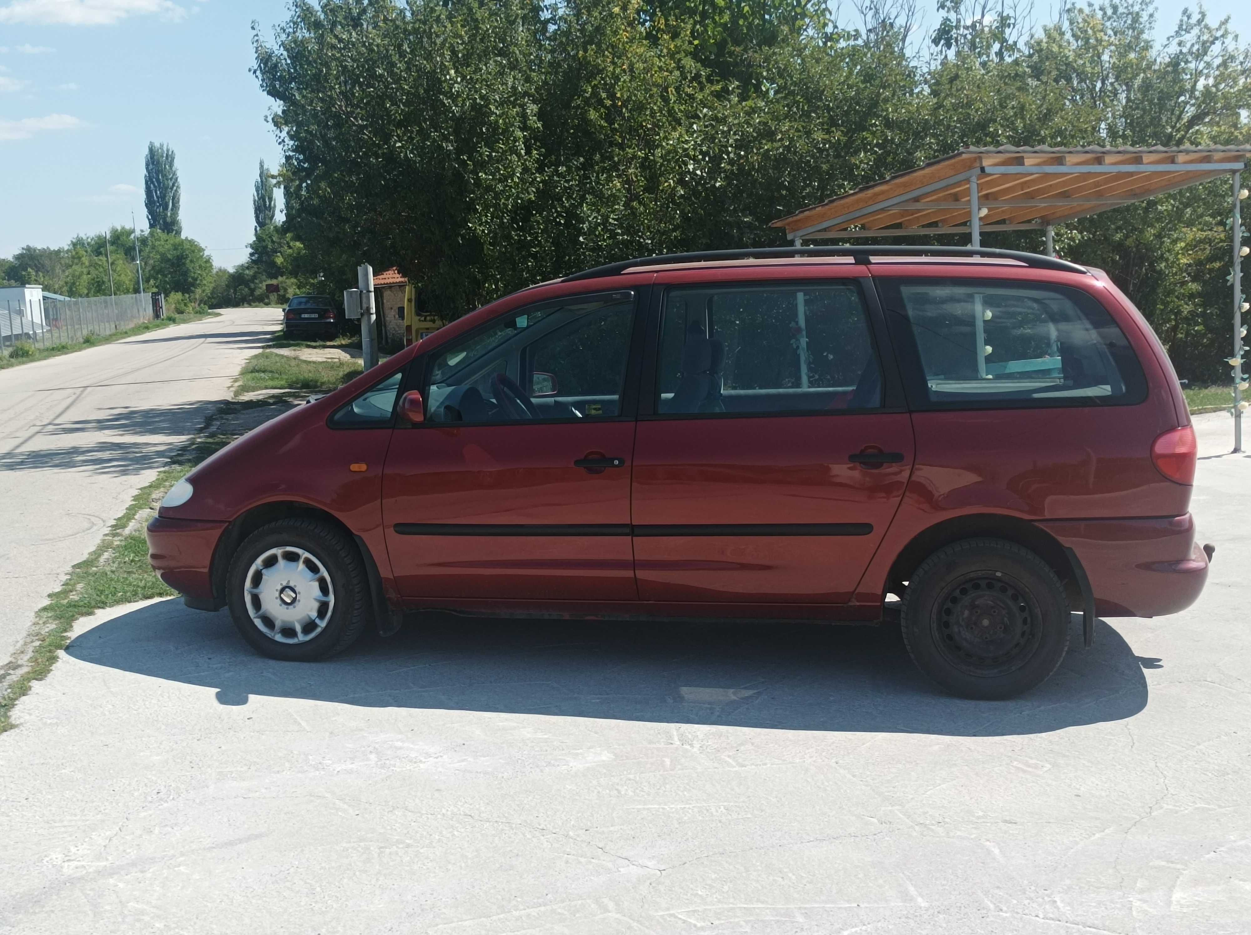 Продавам Seat Alhambra