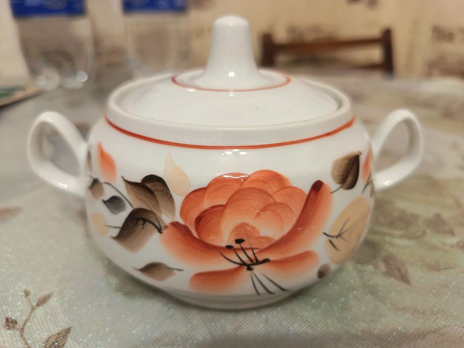 Сахарница с цветами