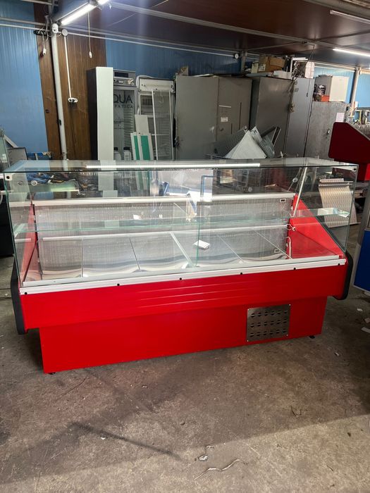 Vitrina frigorifica mezeluri rosie