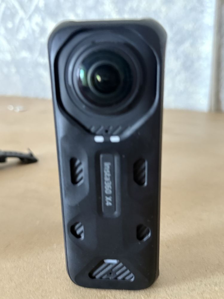 Kamera Insta360.