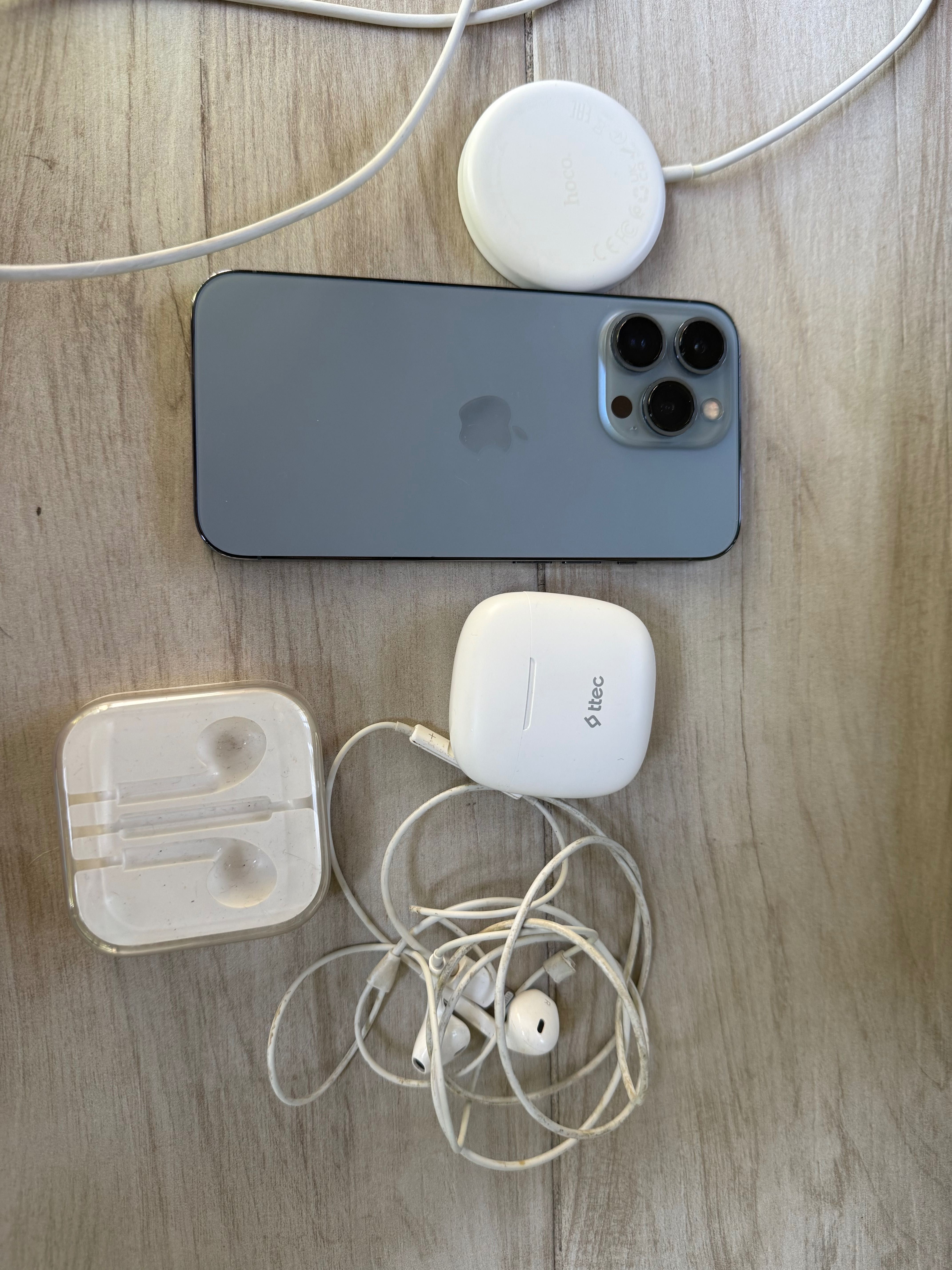 Продавам iphone 13 pro 128 Gb