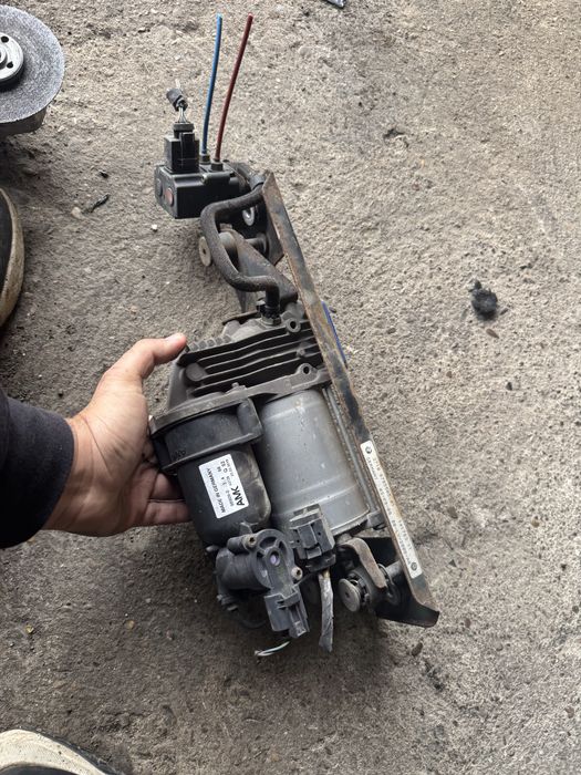 Компресор възглавници бмв е61